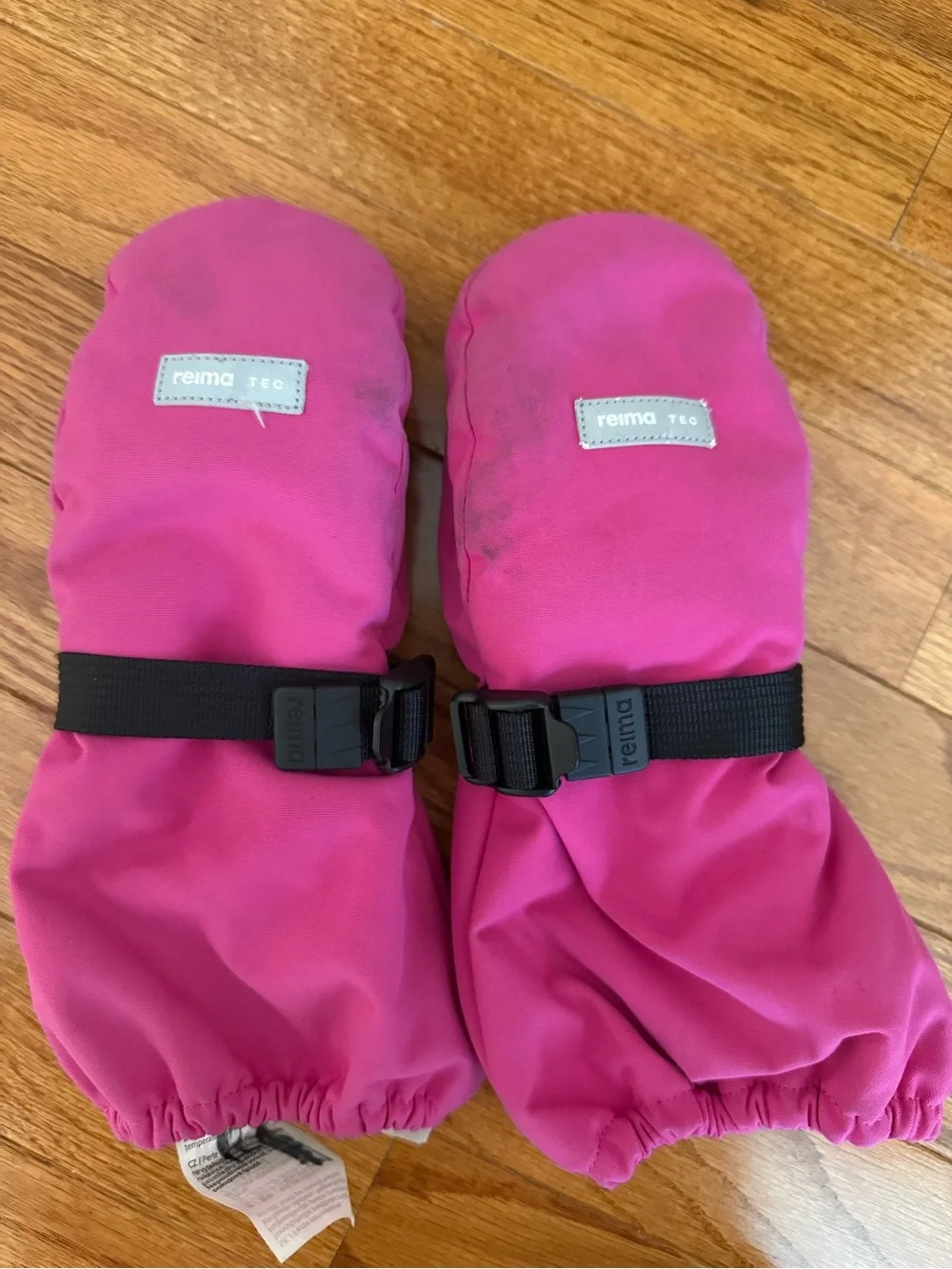 Reima Bright Pink Kids Mittens with Secure Wrist Strap Sz 4 good condition